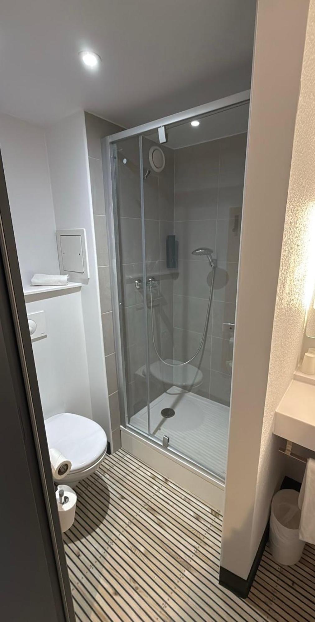 B&B Hotel Cergy Pierrelaye Esterno foto