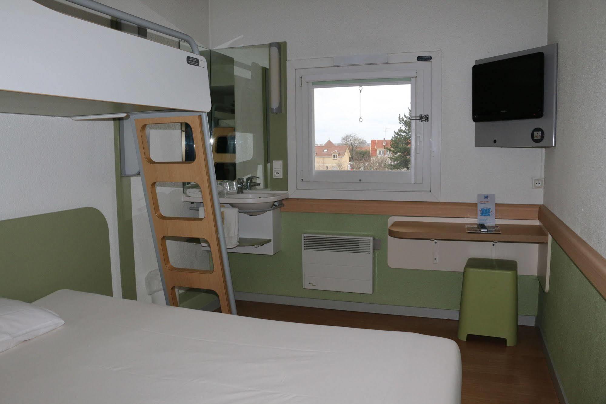 B&B Hotel Cergy Pierrelaye Esterno foto