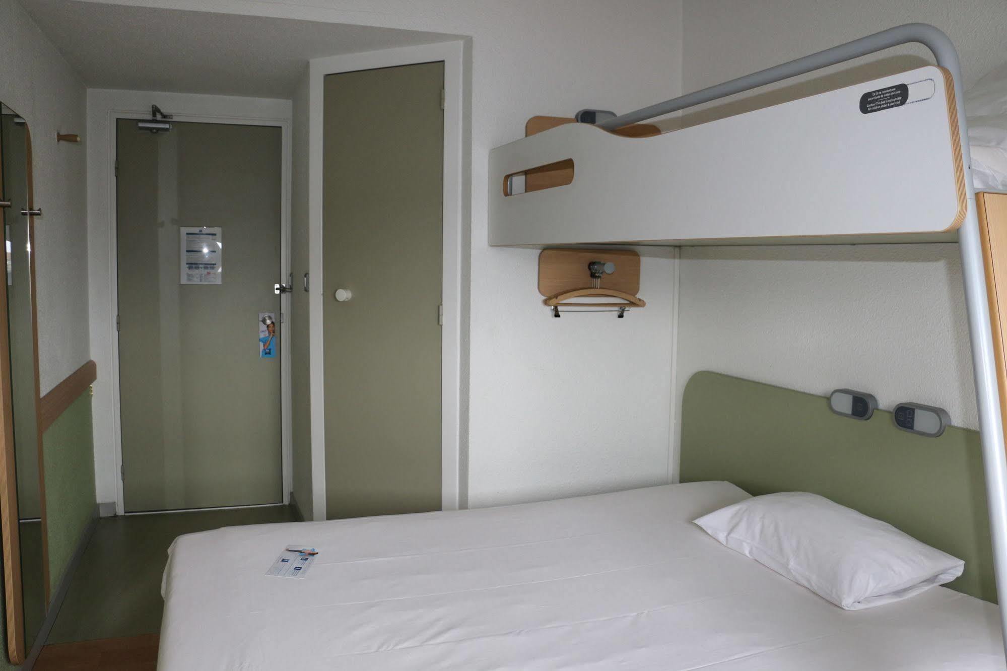 B&B Hotel Cergy Pierrelaye Esterno foto